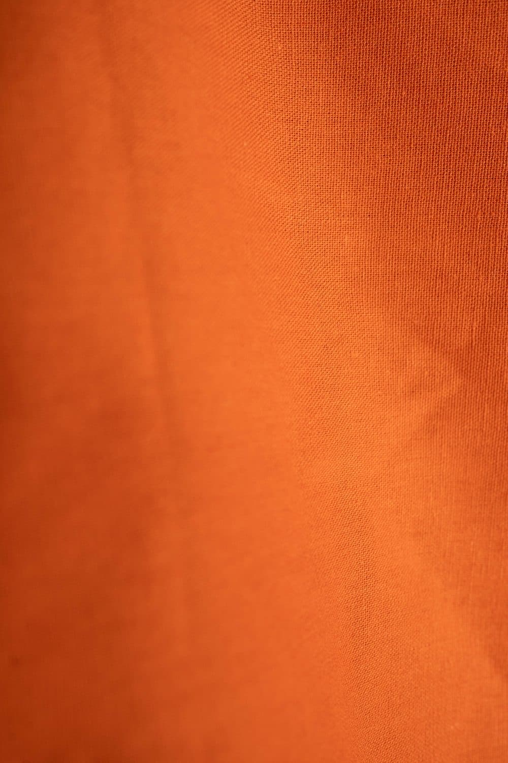 Lived-In Texture in Rust (Pectin-softened fibres giving an effortlessly relaxed drape)